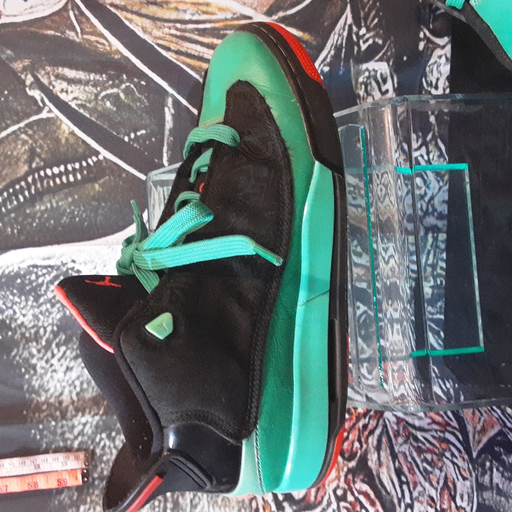 Shoes - Picture 2 of 4